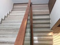 đá hoa cương cầu thang màu gỗ màu sắc ấm không gian cầu thang bộ