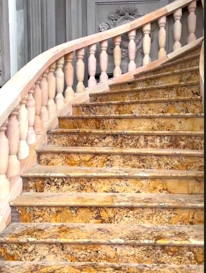 Đá Hoa Cương Cầu Thang